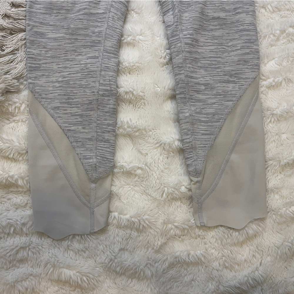 𝚕𝚞𝚕𝚞𝚕𝚎𝚖𝚘𝚖 𝚠𝚞𝚗𝚍𝚎𝚛 𝚞𝚗𝚍𝚎𝚛 𝚑𝚒𝚐𝚑𝚛𝚒𝚜𝚎 𝚌𝚛𝚘𝚙 ꥟ 𝟼 - Picture 2 of 10